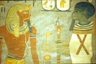 Starověký Egypt, Nástěnná malba, Hrobka Ramesse I., Údolí králů 19. dynastie, Ramesse I. před Ptahem, bohem stvoření (foto)