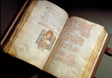 Evangelický. Kodex z kláštera Farfa. (Paní E 16 folii 149v. 150r.) Řím, Biblioteca Vallicelliana
