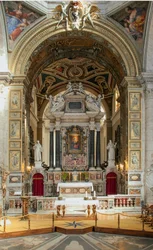 Pohled do interiéru baziliky Santa Maria del Popolo, 15. až 17. století, Řím, Itálie