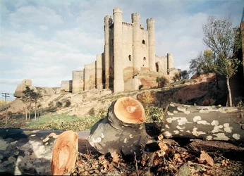 Hrad Castillo de Coyanza, postavený hrabaty z Valencie ve 14.-15. století (foto)