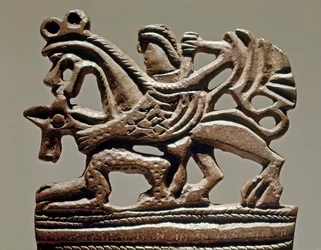Skytské umění (skytská nebo skytská civilizace): Apollo na gryfu - 4. století př. n. l. - bronzová ozdoba tanku - muzeum Ermitáž, Petrohrad