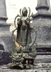 Buddha v argumentační pozici (bronz)