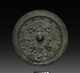 Zrcadlo s Xiwangmu, c.317-400 (bronz)