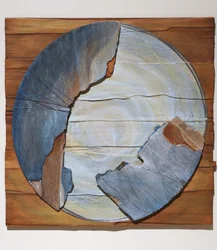 Panna s dítětem, 2007 (deska, nalezené materiály, textil, duhové médium)