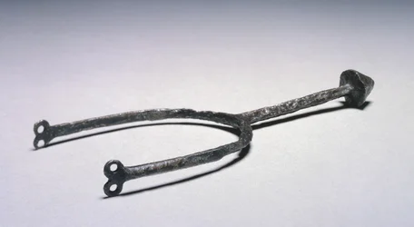 Píchaná ostruha (ocel)
