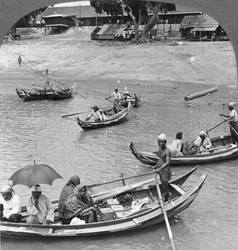 Lodě na řece Irrawaddy, Sagaing, Barma, 1908