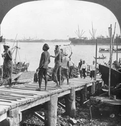 Přistávací plocha na řece Irrawaddy, Rangún, Barma, 1908