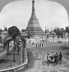 Sule Pagoda z Pagoda Street, Rangún, Barma, 1908