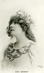 Henriette Rosine Bernard aka Sarah Bernhardt (1844-1923) jako „Vzdálená princezna“, hra Edmonda Rostanda (čb foto)