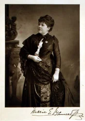 Marie Effie Wilton Bancroft (1839-1921), herečka a divadelní manažerka, portrétní fotografie (černobílá fotografie)