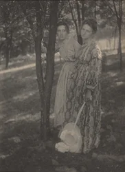 V lesích,c. 1899 (foto)