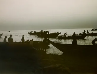 Japonský rybář na moři, asi 1900 - 1915 (fotografie)