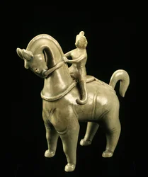 Figurka jezdce, Sukhothai, 14.-15. století (glazovaná kamenina)