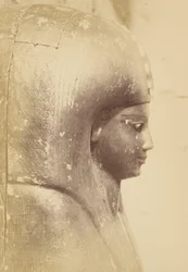 Detail sarkofágu královny Aah-Hotep (profil)