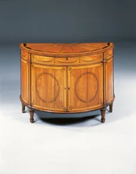 Intarzie demi-lune komoda George III, kolem 1760-79 (satén, amarant a tulipán)