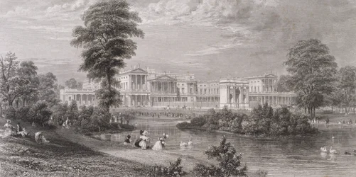 Pohled na Buckinghamský palác a Mramorový oblouk z parku St. James