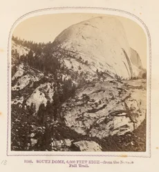 Jižní dóm ve výšce 6 000 stop - ze stezky Nevada Fall Trail