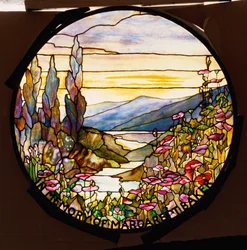 Okno se západem slunce a horami, Tiffany Studios, c.1900