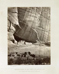 Starověké ruiny v Cañon de Chelle, N.M. (teritorium)