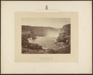 Snake River Cañon, Idaho, pohled z místa nad vodopády Shoshone Falls