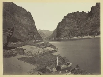 Černý kaňon, řeka Colorado, pohled proti proudu z tábora 7