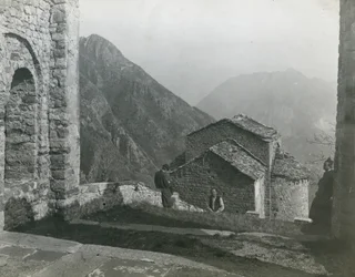 Opatství San Pietro al Monte, Civate, Lombardie, Itálie, fotografie Ugo Monneret de Villard, kolem roku 1910