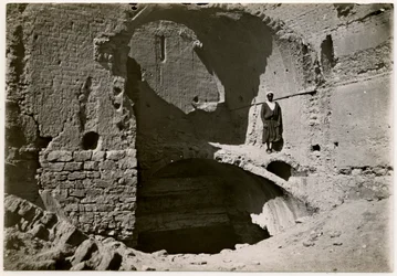 Velká klášterní věž (qasr), Asuán, Egypt, fotografie Ugo Monneret de Villard