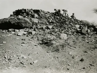 Ruiny v oblasti Goz Regeb, Súdán, fotografie Ugo Monneret de Villard, asi 1925