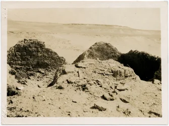 Hrobky na pohřebišti, klášter svatého Simeona, Asuán, Egypt, fotografie Ugo Monneret de Villard