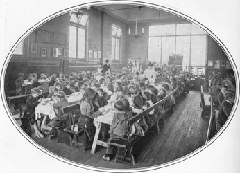 Večeře Ragged School Union, Camberwell, Londýn, c1901 1901