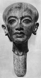 Dcera krále Ikhnaton, 1936