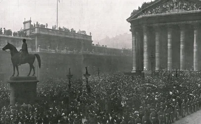 Nastoupení krále Jiřího V., 1910.