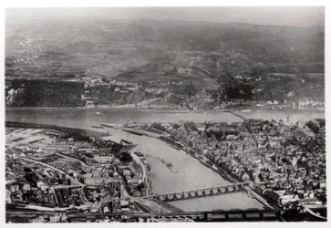 Letecký pohled na Koblenz, Porýní-Falc, Německo, ze Zeppelinu, c1931 1933