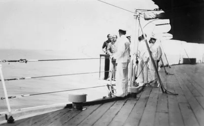 Americký herec a filmový režisér Douglas Fairbanks, Sr na palubě HMS Malaya, Benátky, Itálie 1938