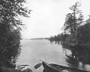 Mezi tisíci ostrovy řeky svatého Vavřince, Kanada, c1900.