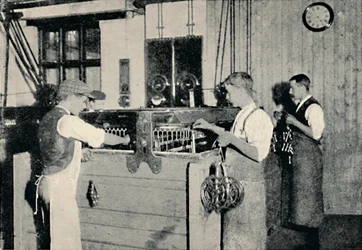 Oblečení pro galvanické pokovování, c1917