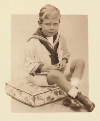 Náznak budoucí kariéry: Prince Albert v námořním obleku, c1900, 1937