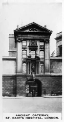 Ancient Gateway, St Barts Hospital, Londýn, c1920
