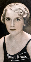 Anona Winn MBE narozena jako Anona Edna Wilkins, 1904-1994, 1935