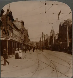 Hlavní obchodní tepna Aucklands, Queen St., looking S., Nový Zéland, c1900