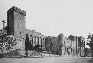 Avignon - Papežský palác, c1925