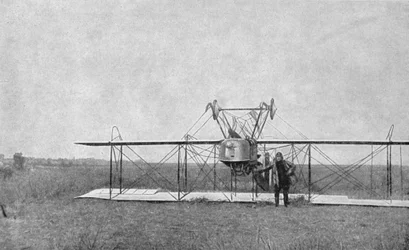 Dvouplošník havaroval v poli, první světová válka, Francie, 1915