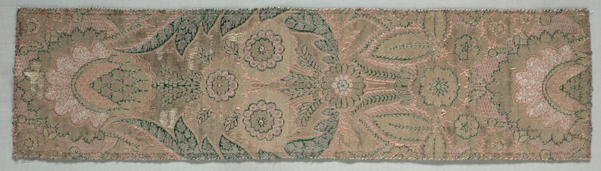 Brokátový textil, c. 1700.