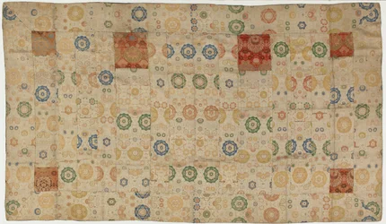 Brokát, hedvábí. Roucho buddhistického mnicha, záplatované, kesa, období Edo, 1615-1868.
