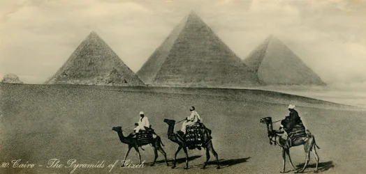 Káhira: Pyramidy v Gizeh, c1918-c1939.