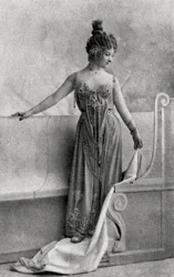 Cecile Sorel , francouzská herečka, 1893