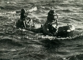 Torpédo s posádkou Chariot, druhá světová válka, 1945.