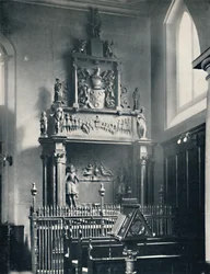Charthouse. Památník Thomase Suttonse v kapli, 1925