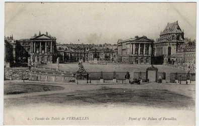 Zámek Versailles: pohled na fasádu - pohlednice konec 19.-začátek 20. stol.