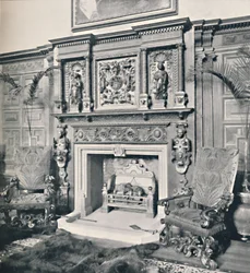 Komínový kus ve Velké síni, Castle Ashby, Northampton, 1927
